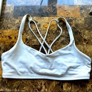 lululemon white Free To Be Bra Size 10